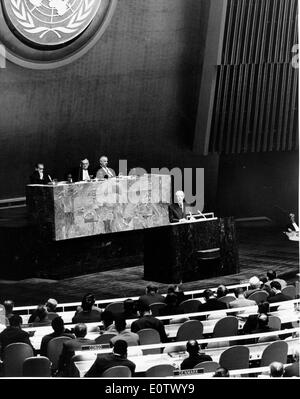 Harold Macmillan à l'Assemblée générale réunion de l'ONU Banque D'Images