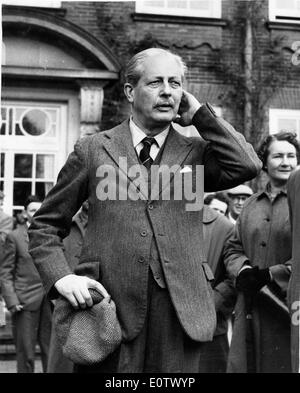 Harold Macmillan s'ouvre à l'accueil de Surrey Banque D'Images