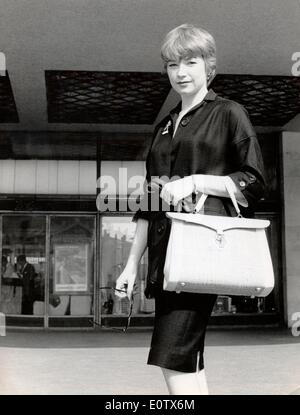 L'actrice Shirley MacLaine à l'aéroport de Venise Banque D'Images