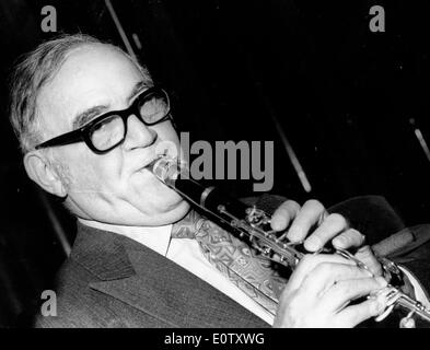 Musicien de jazz Benny Goodman à la clarinette Banque D'Images