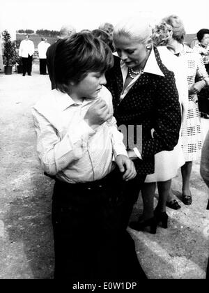 Virna Lisi actrice avec fils Corrado Pesci Banque D'Images