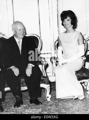 Nikita Khrouchtchev et Jackie Kennedy au dîner Banque D'Images