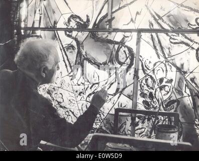 Artiste Marc Chagall travaille sur un murale en verre Banque D'Images