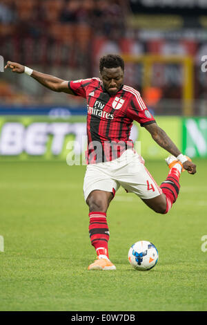 Sulley Muntari (Milan), le 18 mai 2014 - Football / Soccer : Italien 'Serie' un match entre l'AC Milan 2-1 US Sassuolo Calcio à San Siro à Milan, Italie. (Photo par Enrico Calderoni/AFLO SPORT) Banque D'Images