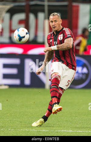 Philippe Mexes (Milan), le 18 mai 2014 - Football / Soccer : Italien 'Serie' un match entre l'AC Milan 2-1 US Sassuolo Calcio à San Siro à Milan, Italie. (Photo par Enrico Calderoni/AFLO SPORT) Banque D'Images