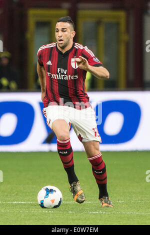 Adil Rami (Milan), le 18 mai 2014 - Football / Soccer : Italien 'Serie' un match entre l'AC Milan 2-1 US Sassuolo Calcio à San Siro à Milan, Italie. (Photo par Enrico Calderoni/AFLO SPORT) Banque D'Images