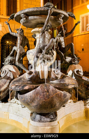 Fontaine de tortue, Fontana delle Tartarughe, 1581-1584, par Giacomo della Porta, statues de bronze par Taddeo Landini, tortues ajouté Banque D'Images