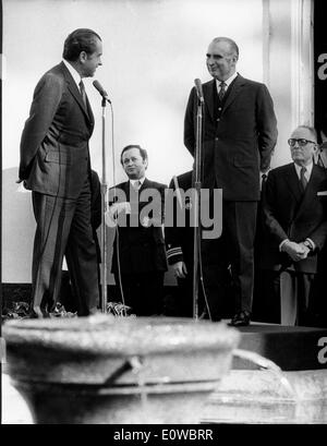 Georges Pompidou et le président Nixon conférence de presse Banque D'Images