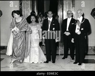 Juillet 07, 1962 - Président de la République italienne M. Antonio SEGNI, reçu au Quirinal le président de la République Philippine M. Disdado Macapagal et son épouse. Photo montre L À R Mme Laura Segri, Mme et Mr Macapagal ancien président de la République italienne M. Giovanni Gronchi et le Président Antonio SEGNI. Banque D'Images