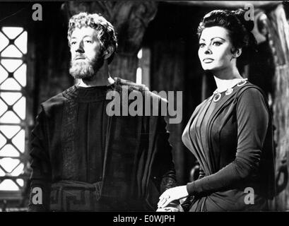 Sophia Loren et Alec Guinness dans 'la chute de l'Empire romain' Banque D'Images