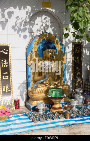 Bodh Gaya est un important site de pèlerinage bouddhiste en Inde, connu pour l'arbre de la Bodhi sous lequel le Bouddha a gagné l'illumination. Banque D'Images