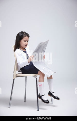 Lire le journal d'une fille Banque D'Images