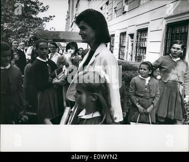 Septembre 09, 1964 - Jackie Kennedy prenant Caroline à l'école New York, Banque D'Images