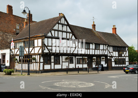 Ye Olde Black Bear sur Mythe Road à Tewkesbury, Gloucestershire, Angleterre Banque D'Images