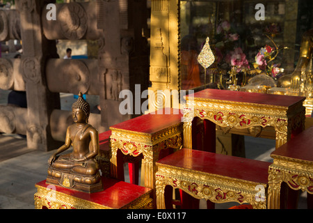 Bodh Gaya est un important site de pèlerinage bouddhiste en Inde, connu pour l'arbre de la Bodhi sous lequel le Bouddha a gagné l'illumination. Banque D'Images