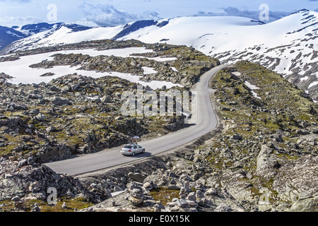 Route de montagne fjord de Geiranger en Norvège Banque D'Images