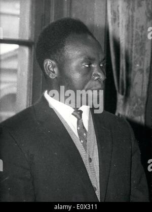 01 janvier 1965 - Il représentera la Zambie à l'Enterrement de Sir Winston Churchill..M. Hueben Kamanga.. Photo montre :- M. Banque D'Images