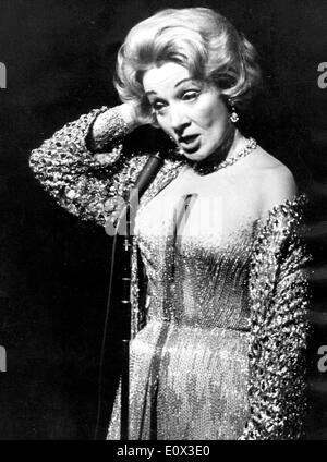 1001798 (900326) Marlene Dietrich, deutsch-amerikanische Schauspielerin und Saengerin (27.12.1901 - 06.05.1992), von waehrend Banque D'Images