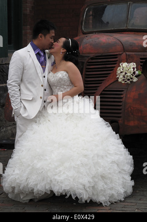 Juste mariés. Distillery District, Toronto, Ontario. Banque D'Images