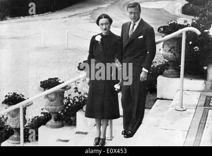 Édouard VIII et Wallis Simpson en face du Grand Hotel Banque D'Images