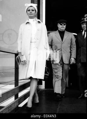 Actrice Sophia Loren voyager avec son mari Carlo Ponti Banque D'Images