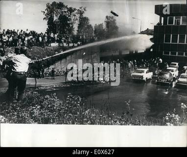 Mai 05, 1965 - l'"Rolling StonesÃ' recevoir accueil tumultueux quand ils arrivent à Oslo Ã¢â€" Les Rolling Stones Banque D'Images