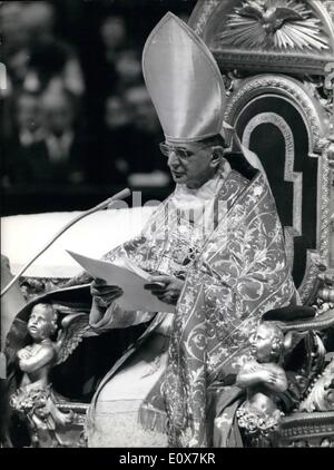 Septembre 09, 1965 - La 4e Session du Conseil oecuménique, a été ouvert ce matin à la présence du Pape Paul VI. Le Pape a célébré la Messe avec 24 cardinaux. La photo montre le Pape Paolo VI prononce son discours. Banque D'Images