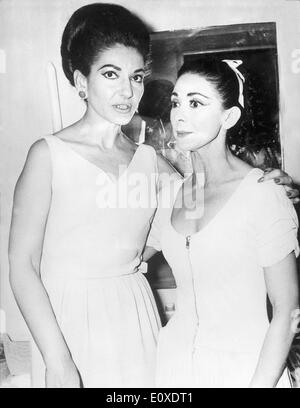La chanteuse d'opéra Maria Callas avec Margot Fonteyn ballerina Banque D'Images