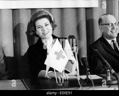 La princesse Grace Kelly lors d'une conférence de presse avec Henrik Beer Banque D'Images