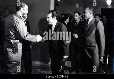 Fidel Castro greeting Tigran Petrossian Banque D'Images