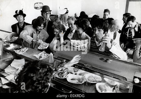 Les Beatles vue fish and chips lors du tournage d'afficher Banque D'Images