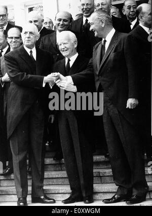 Le président Johnson visiter le Cardinal Benelli au Vatican Banque D'Images