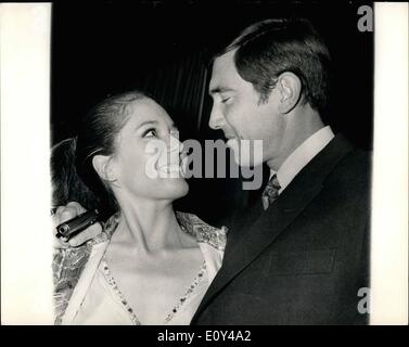 10 octobre 1968 - Emma Peel rejoint le 'BOND' brigade. L'actrice Diana Rigg de star à new film de James Bond. ''Le jeu de sa majesté Banque D'Images