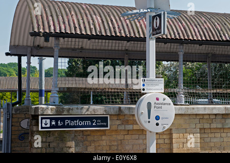 Entrée de la gare de haut manches, Kent, UK Banque D'Images