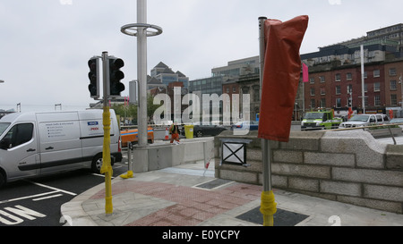 Image prise pendant la construction de la Rosie Hackett le pont sur la rivière Liffey, dans le centre-ville de Dublin Banque D'Images