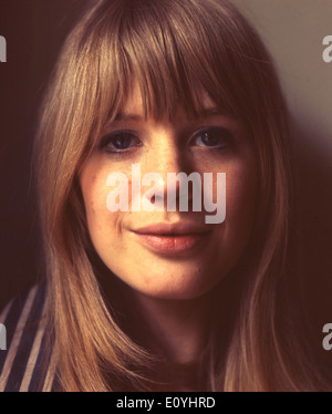 MARIANNE FAITHFUL chanteuse pop britannique en 1965. Photo Tony Gale Banque D'Images