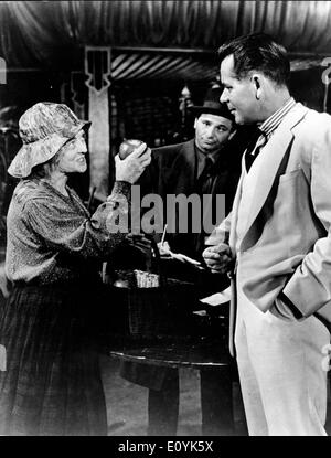 Bette Davis Acteurs et Glenn Ford dans le film Banque D'Images