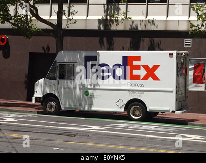 Camion hybride de FedEx Banque D'Images