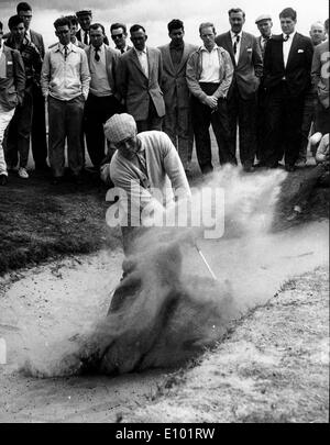 Golfeur Arnold Palmer joue au Royal Troon Golf Club Banque D'Images