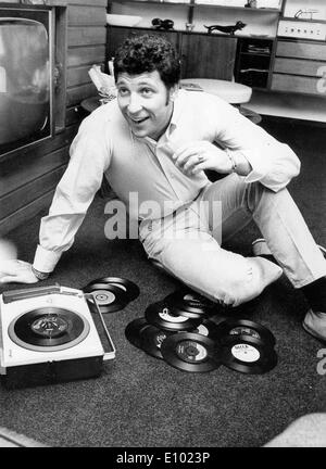 Chanteur Tom Jones montre off records Banque D'Images