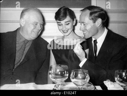 Audrey Hepburn et Mel Ferrer dîner avec le producteur Banque D'Images