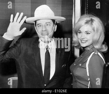 Comédien Jerry Lewis avec Miss Canada Banque D'Images