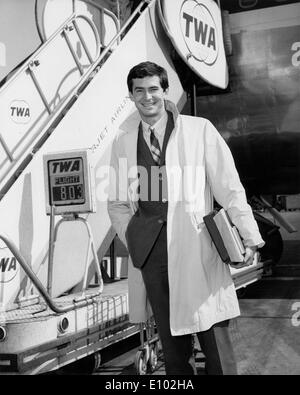 Acteur Anthony Perkins arrive à New York Banque D'Images