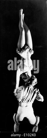Burt Lancaster et Gina Lollobrigida dans Trapeze Banque D'Images