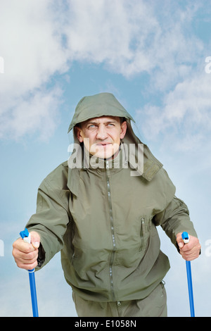 Portrait d'homme mûr en veste sur trip Banque D'Images