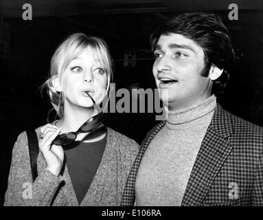 L'actrice Goldie Hawn voyages avec Gus Trikonis Banque D'Images