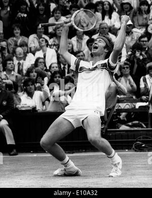 John McEnroe a battu Borg à Wimbledon Banque D'Images