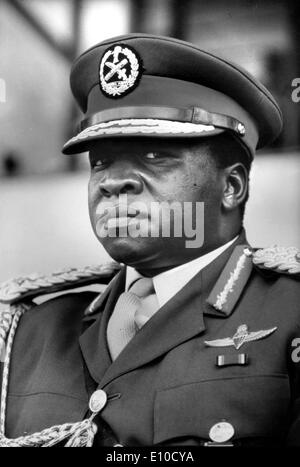 Apr 06, 1972, Kampala, en Ouganda, l'ancien chef de l'Ouganda à partir de la dictature 1971-1979, Idi Amin Dada, a été appelé 'l'un des plus batshit loco ont cessé de prendre le contrôle d'une nation africaine chaotique." Amin arrondi les chefs militaires qui n'ont pas appuyé son coup, assassinés, les décapités et leurs têtes désincarnée, assis autour de la table présidentielle, leur reprochant de ne pas l'appuyer, et en tenant des morsures leur chair.' Banque D'Images