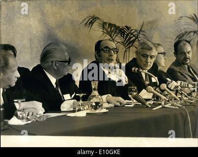 14 janvier 1973 - La conférence a eu lieu au Grand Hôtel. Sur la photo de gauche à droite : Bruno Kreisky (Chancelier autrichien), Bruno Pitterman (président socialiste internationale), François Mitterrand (Parti socialiste français Secrétaire), Robert Pontillon (Secrétaire des affaires internationales pour la France), James Callaghan (Ancien chancelier de l'Échiquier), et l'Anker Jorgensen (Premier Ministre du Danemark) Banque D'Images