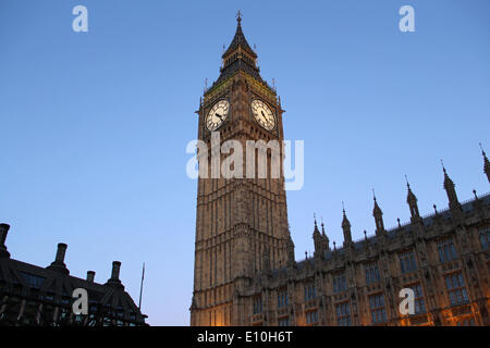 Londres : Big Ben (Elizabeth Tower) du côté ouest Banque D'Images